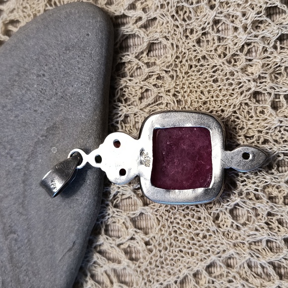 Beautifully made ruby pendant .925 Sterling Silver - Picture 4 of 4